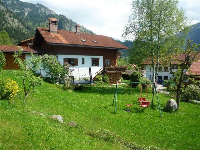 Haus Petra Und Toni Holzheu Apartment Бад Хинделанг Екстериор снимка